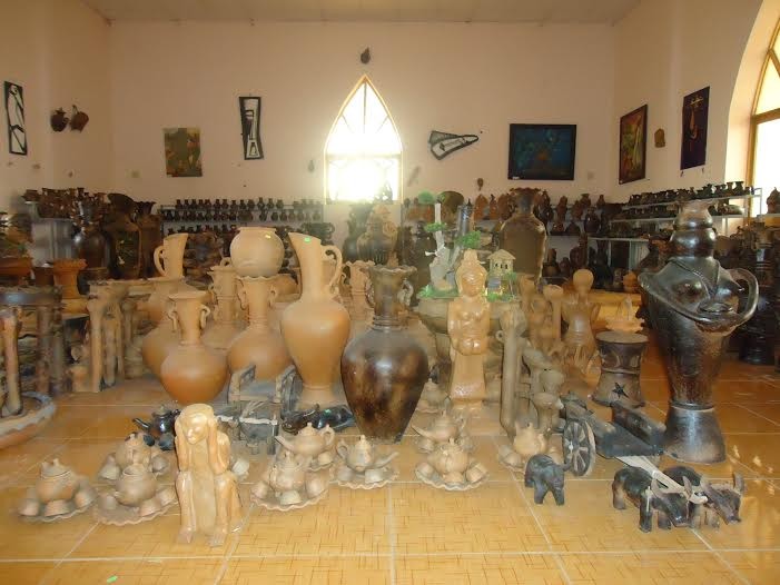 Production restructuring boosts new rural development in Bau Truc Pottery Village  - ảnh 1